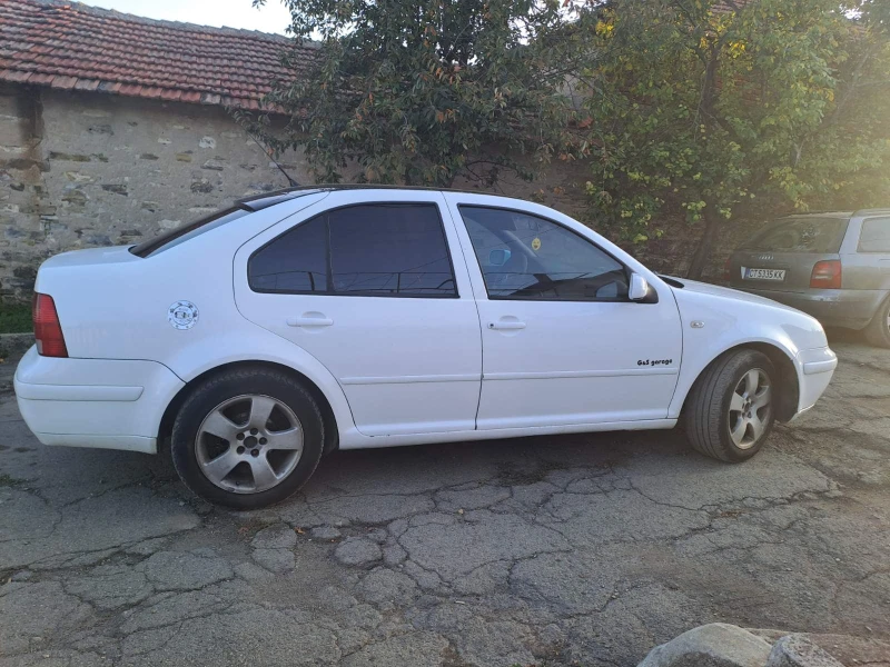 VW Bora, снимка 1 - Автомобили и джипове - 47751299