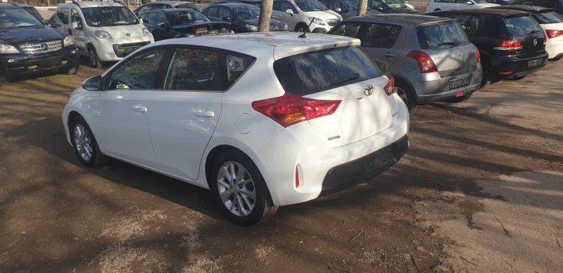 Toyota Auris 1.33VVT-I , снимка 6 - Автомобили и джипове - 48908872