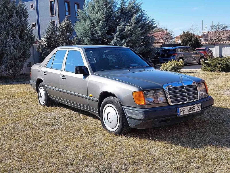 Mercedes-Benz 124 2.0i газ карбуратор 110 к.с. 132 000 км, снимка 1 - Автомобили и джипове - 49072005