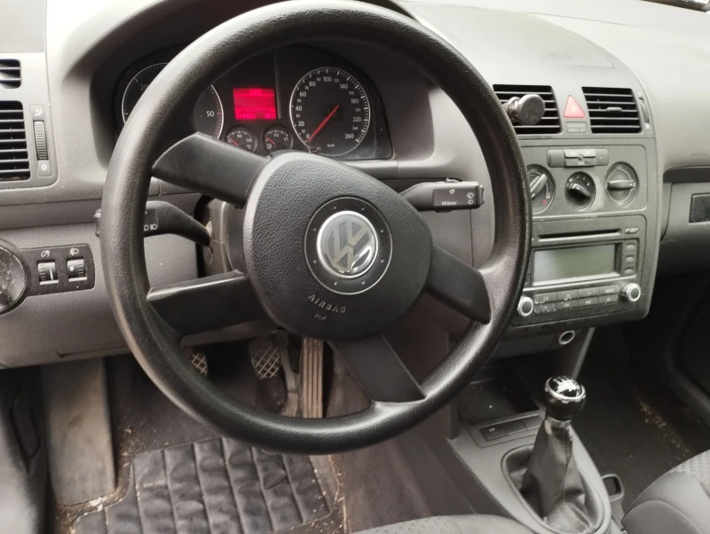 VW Touran 1.9TDI, снимка 5 - Автомобили и джипове - 51698379