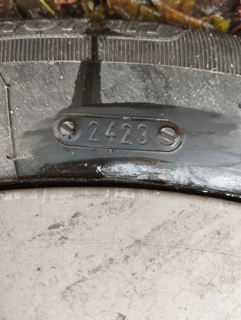 VW Touran 1.9TDI, снимка 9 - Автомобили и джипове - 51698379