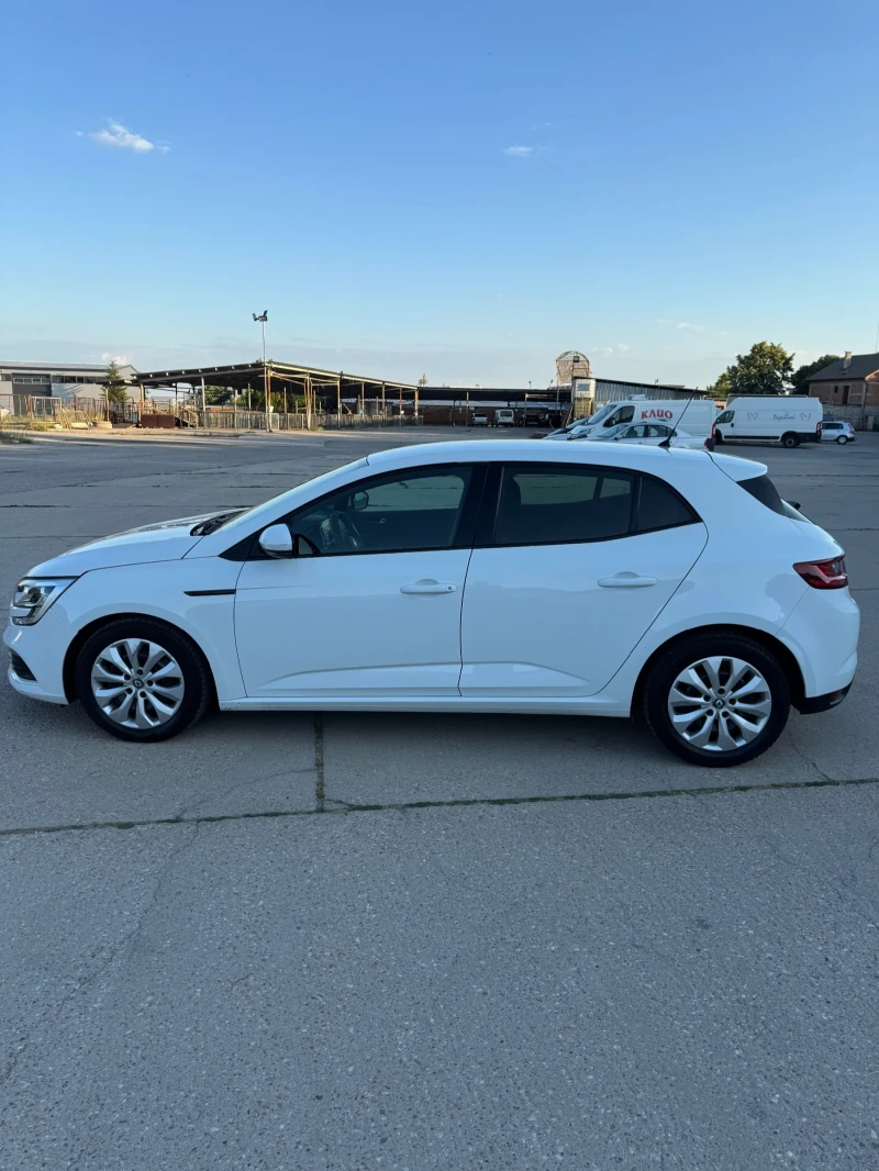 Renault Megane 1.5 dci, снимка 8 - Автомобили и джипове - 52714639