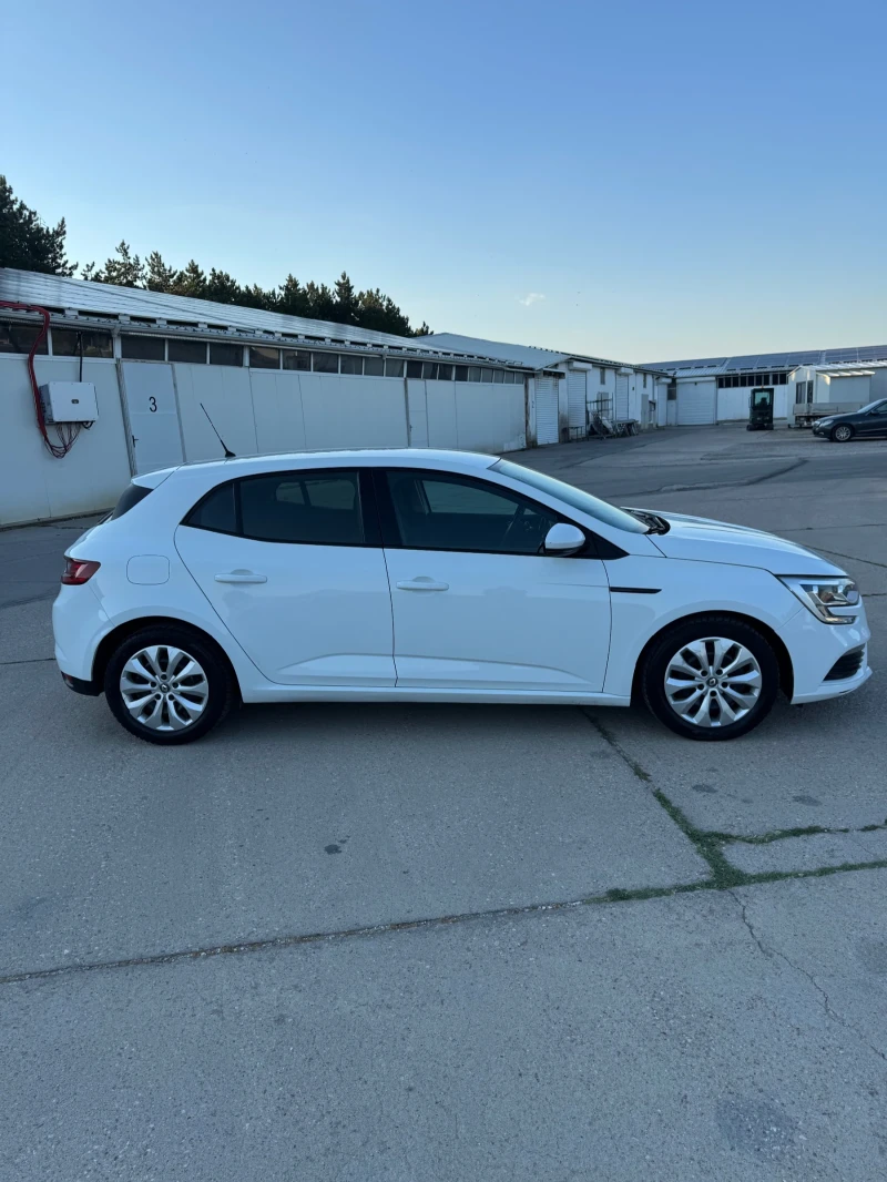 Renault Megane 1.5 dci, снимка 4 - Автомобили и джипове - 52714639