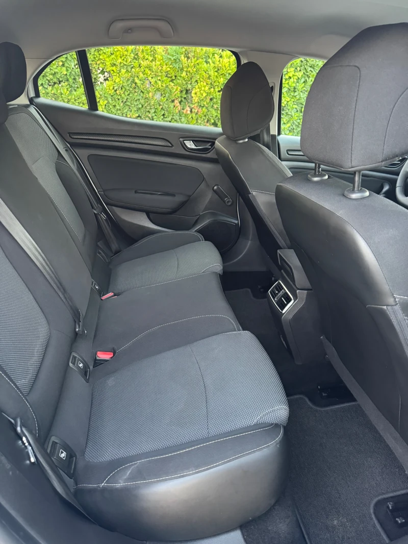 Renault Megane 1.5 dci, снимка 13 - Автомобили и джипове - 52714639