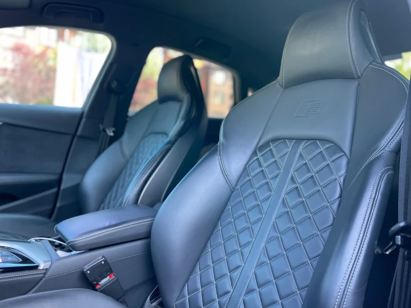 Audi A4 50TDI* Edition One* 3xS Line* HD Matrix * Massage*, снимка 9 - Автомобили и джипове - 52149342