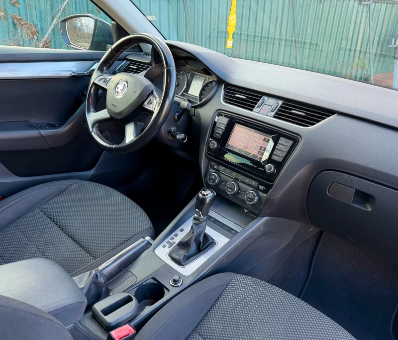 Skoda Octavia 1.8i 4x4 Автоматик Евро 6b, снимка 9 - Автомобили и джипове - 52888428