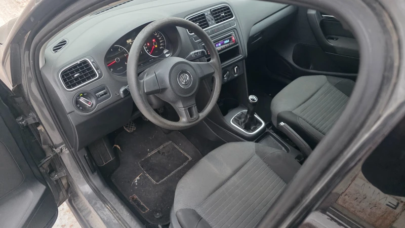 VW Polo 1.6tdi, снимка 7 - Автомобили и джипове - 53181574