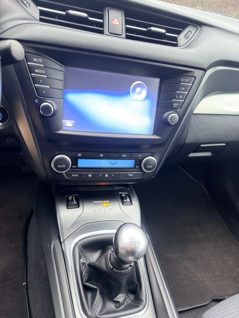 Toyota Avensis 2.0-D4D, снимка 11 - Автомобили и джипове - 53457061