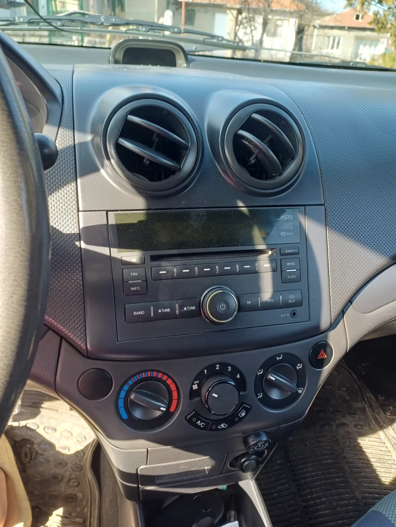 Chevrolet Aveo, снимка 6 - Автомобили и джипове - 53481966