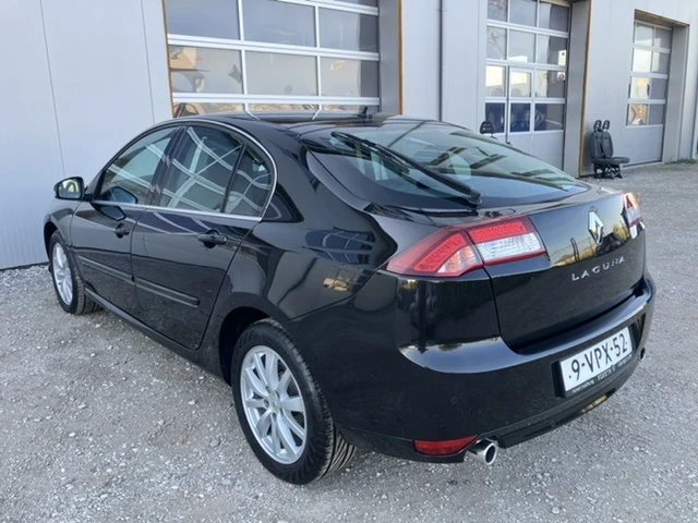 Renault Laguna CDI, снимка 14 - Автомобили и джипове - 47356750