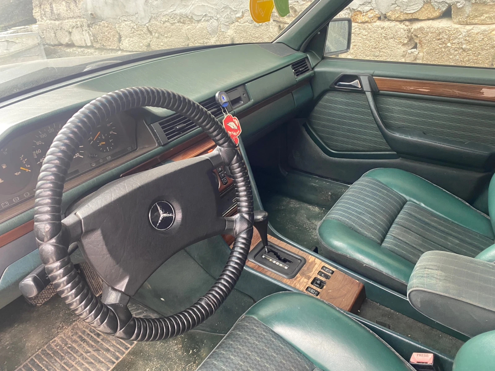 Mercedes-Benz 124 300D - изображение 8