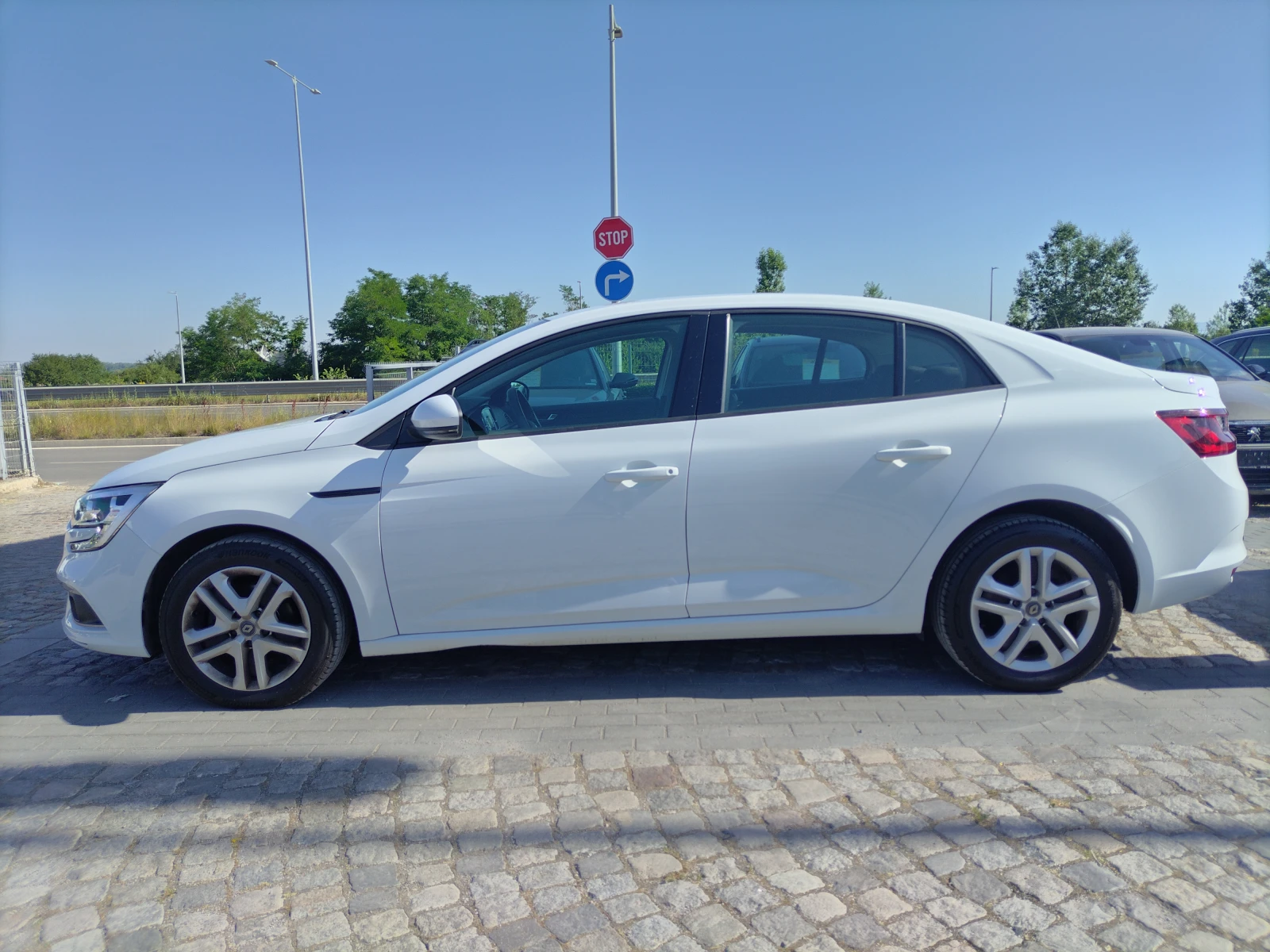 Renault Megane 1.3TCe 140 к.с./Life - изображение 5