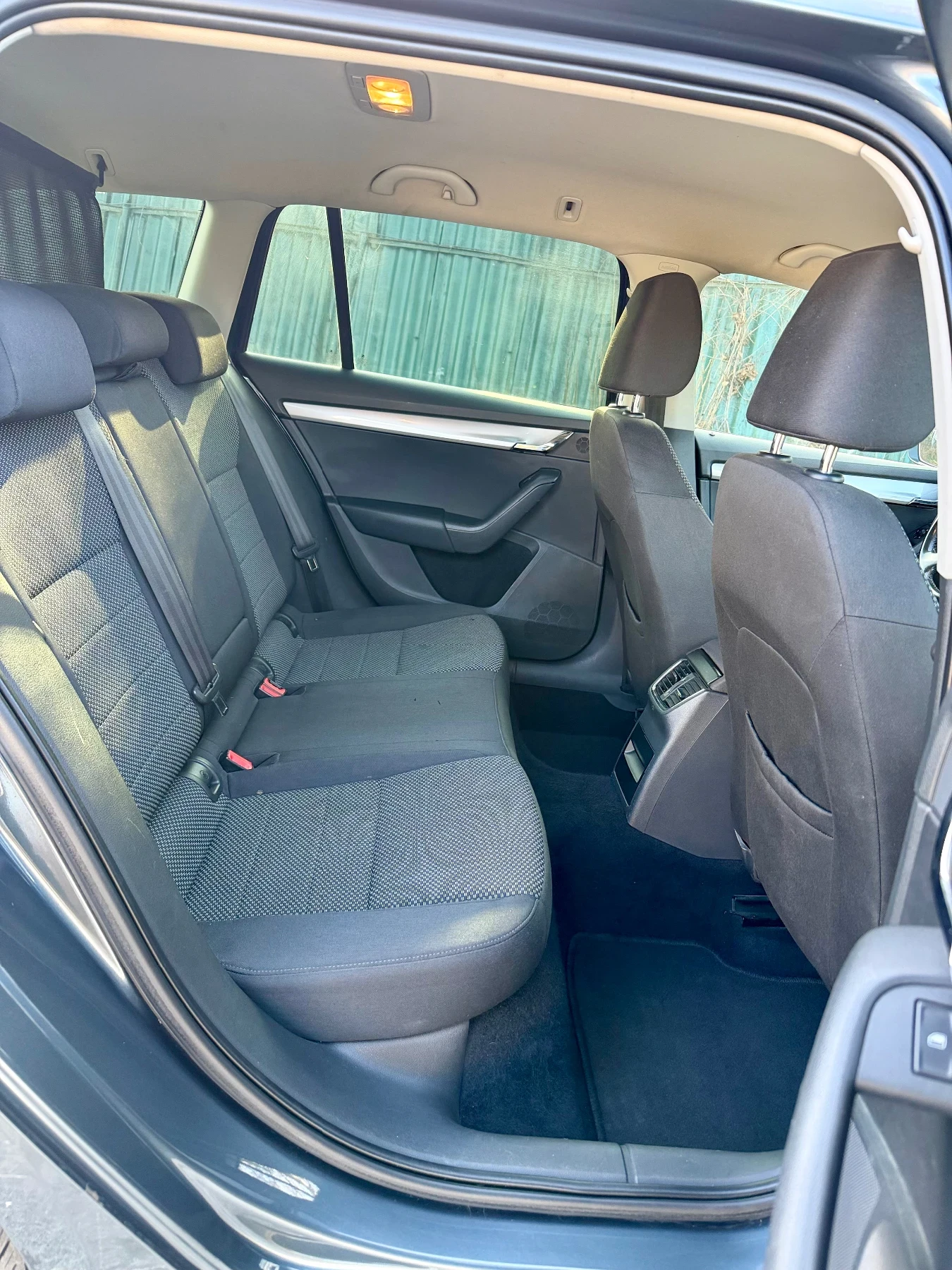 Skoda Octavia 1.8i 4x4 Автоматик Евро 6b - изображение 10