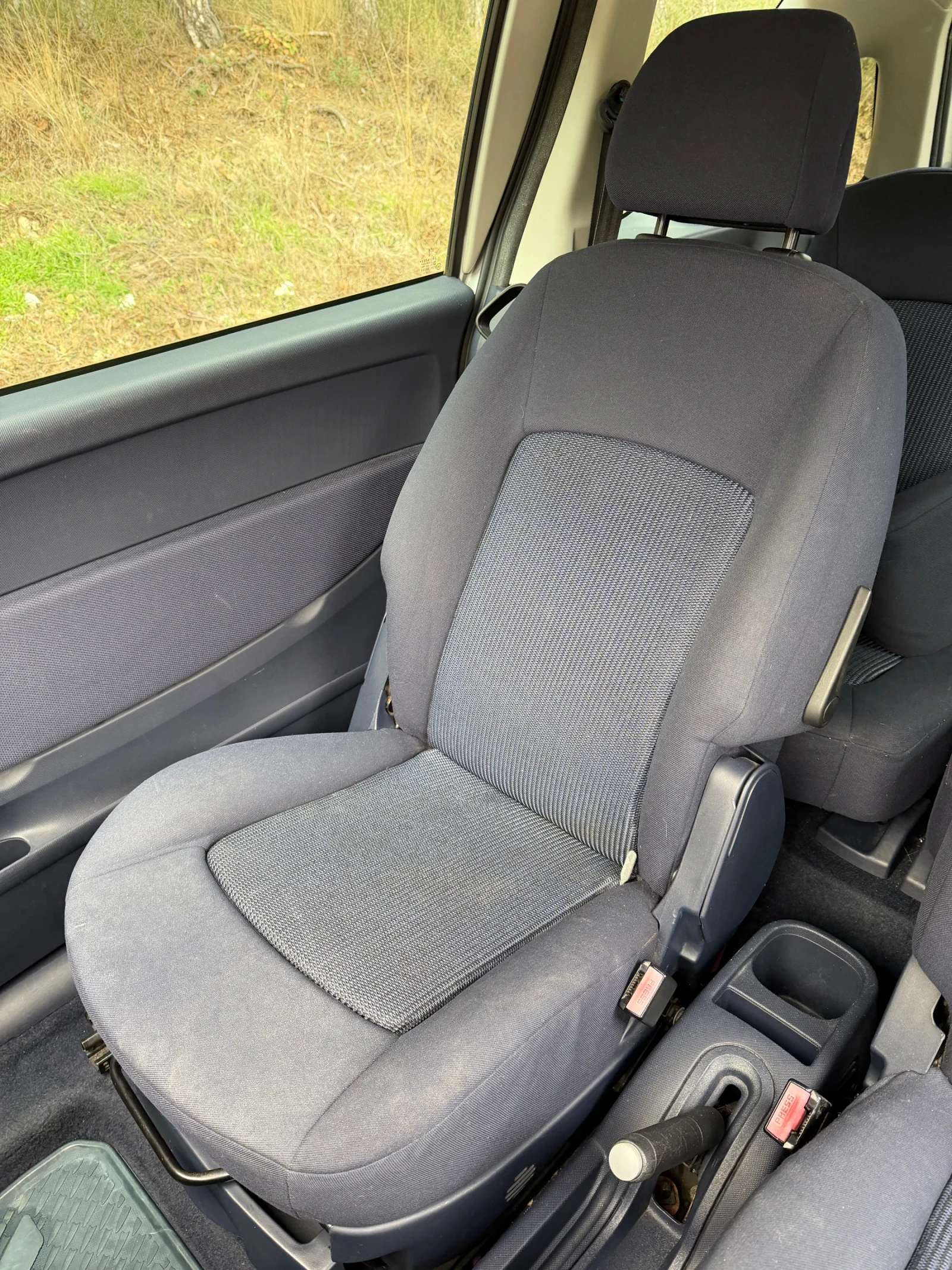 Peugeot 1007 1.6i - изображение 10