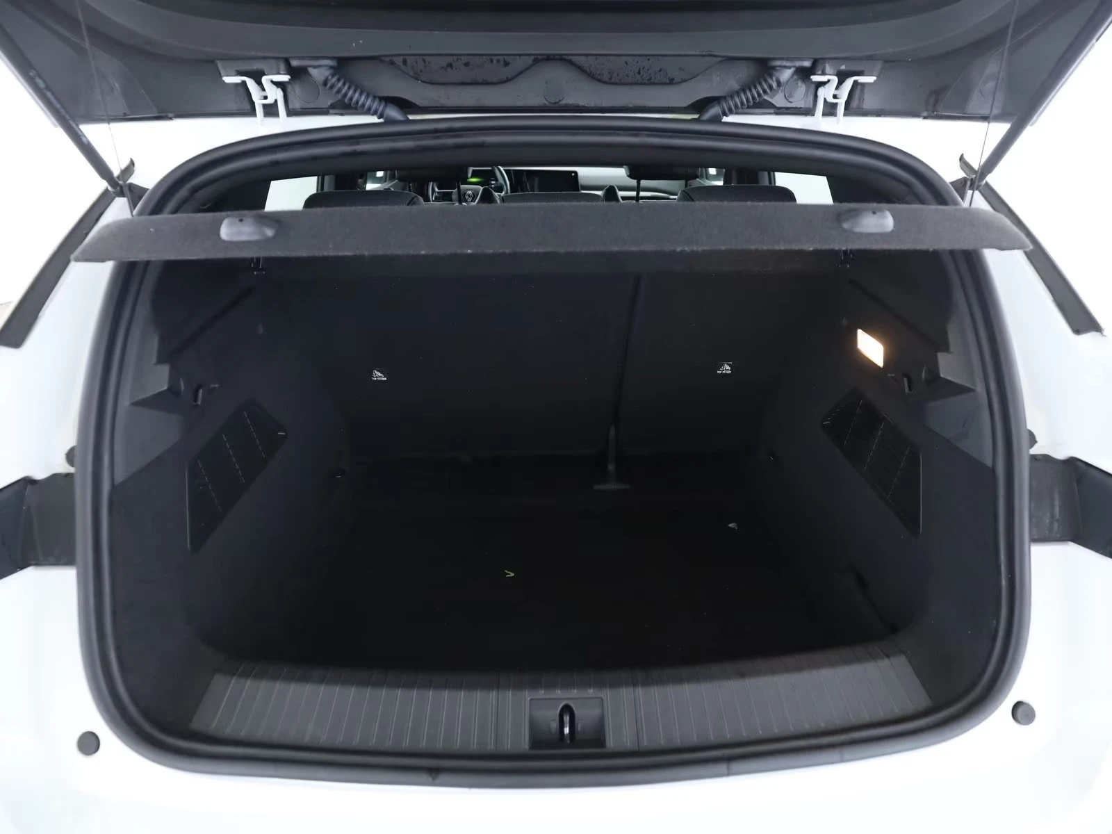 Renault Megane TECHNO/EV40/131HP/LED/360/NAVI/ACC/238z, снимка 5 - Автомобили и джипове - 54051089