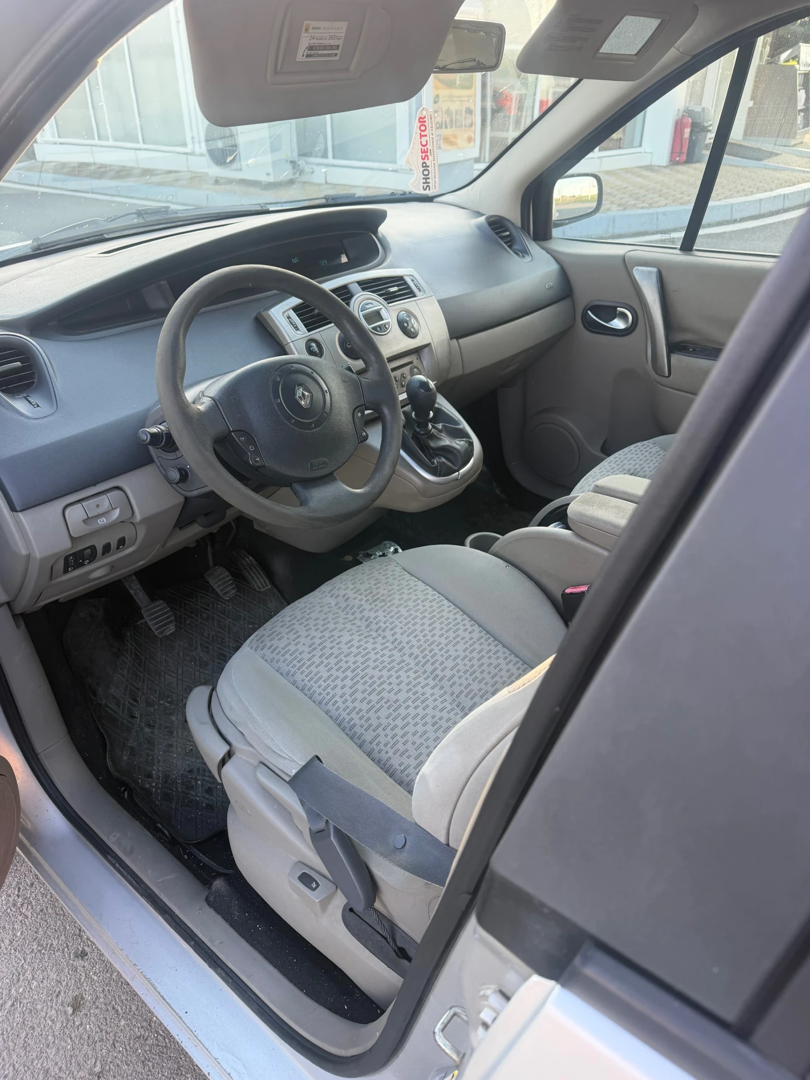 Renault Scenic, снимка 7 - Автомобили и джипове - 54136313