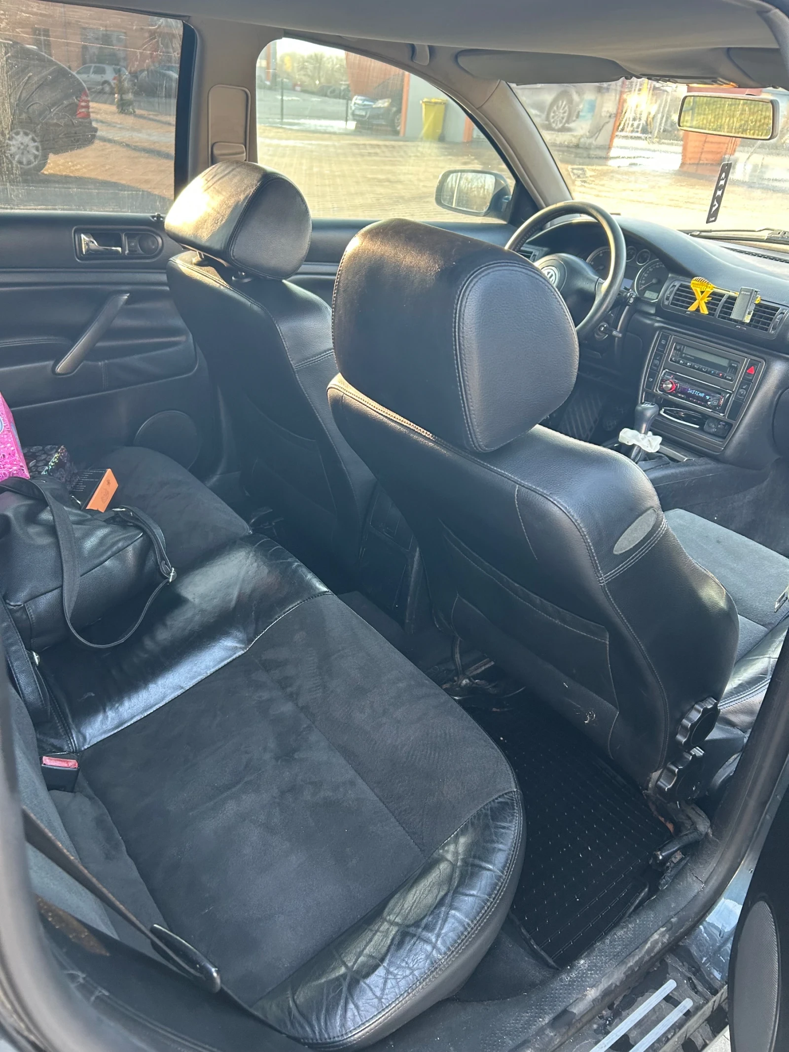 VW Passat 1.9 TDI, снимка 7 - Автомобили и джипове - 54704833