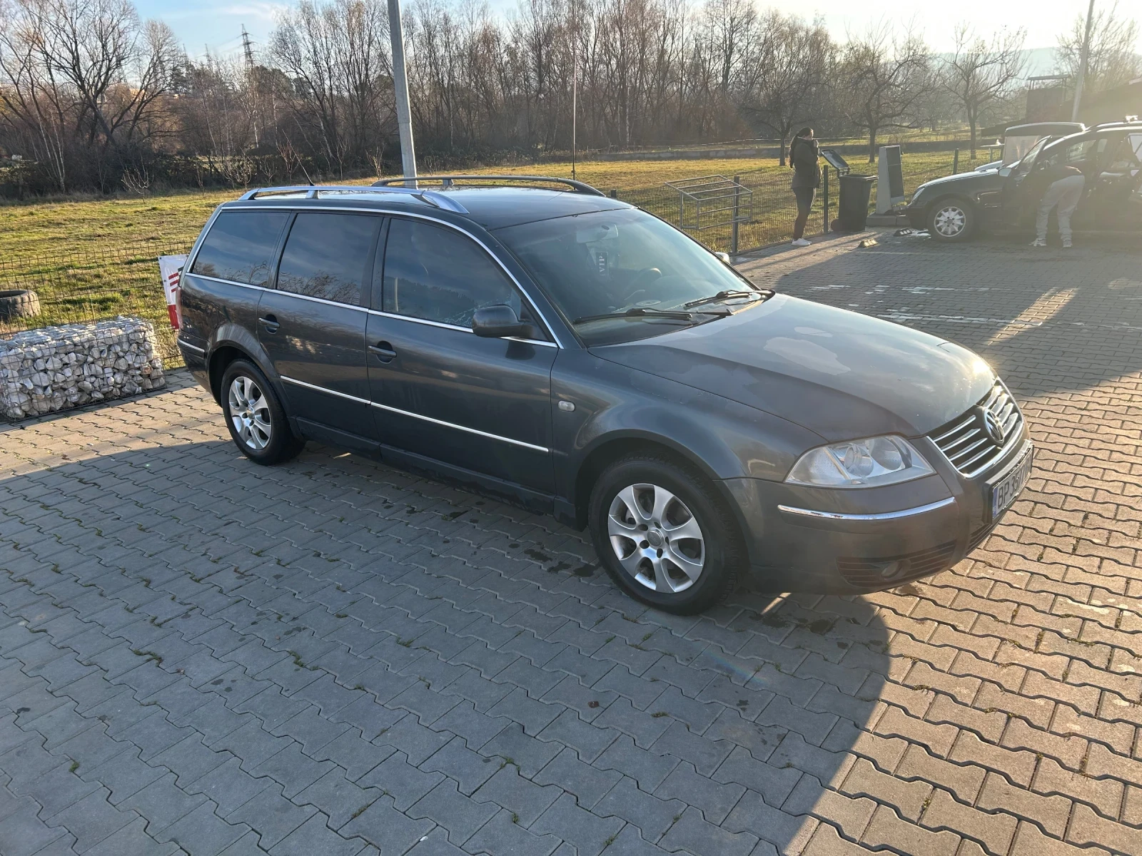 VW Passat 1.9 TDI, снимка 4 - Автомобили и джипове - 54704833