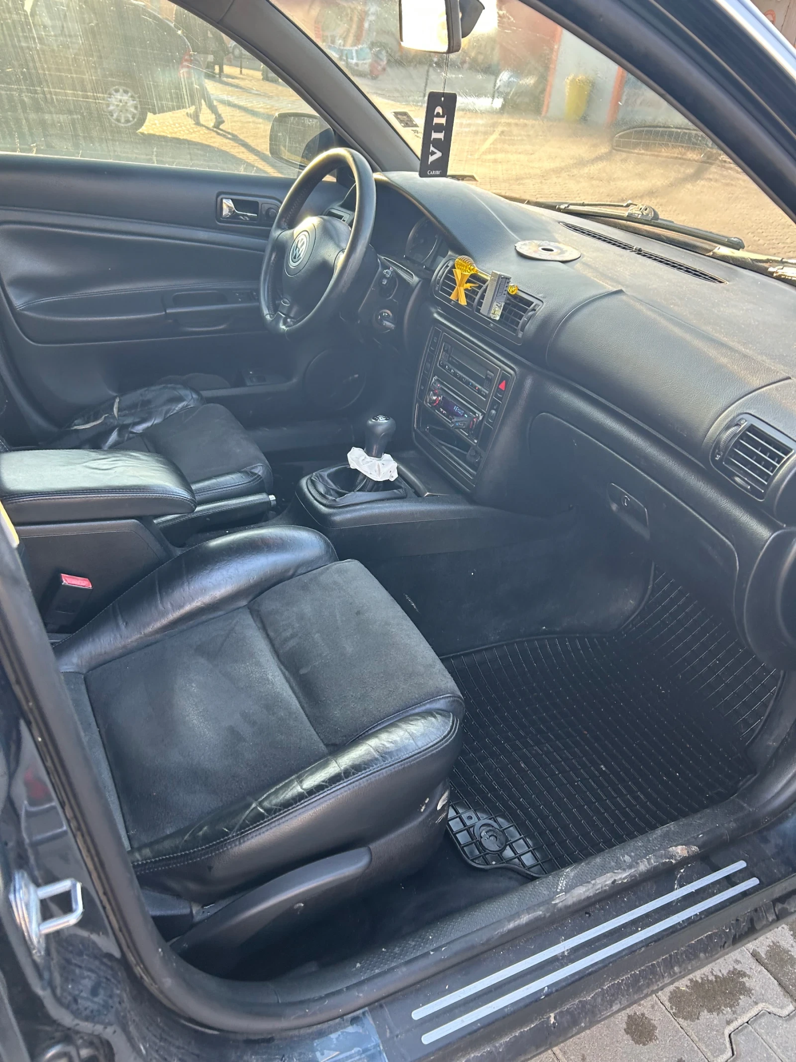 VW Passat 1.9 TDI, снимка 6 - Автомобили и джипове - 54704833