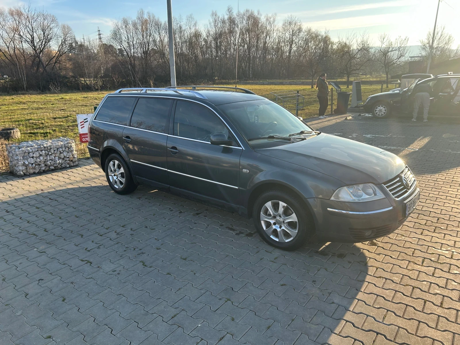 VW Passat 1.9 TDI, снимка 2 - Автомобили и джипове - 54704833