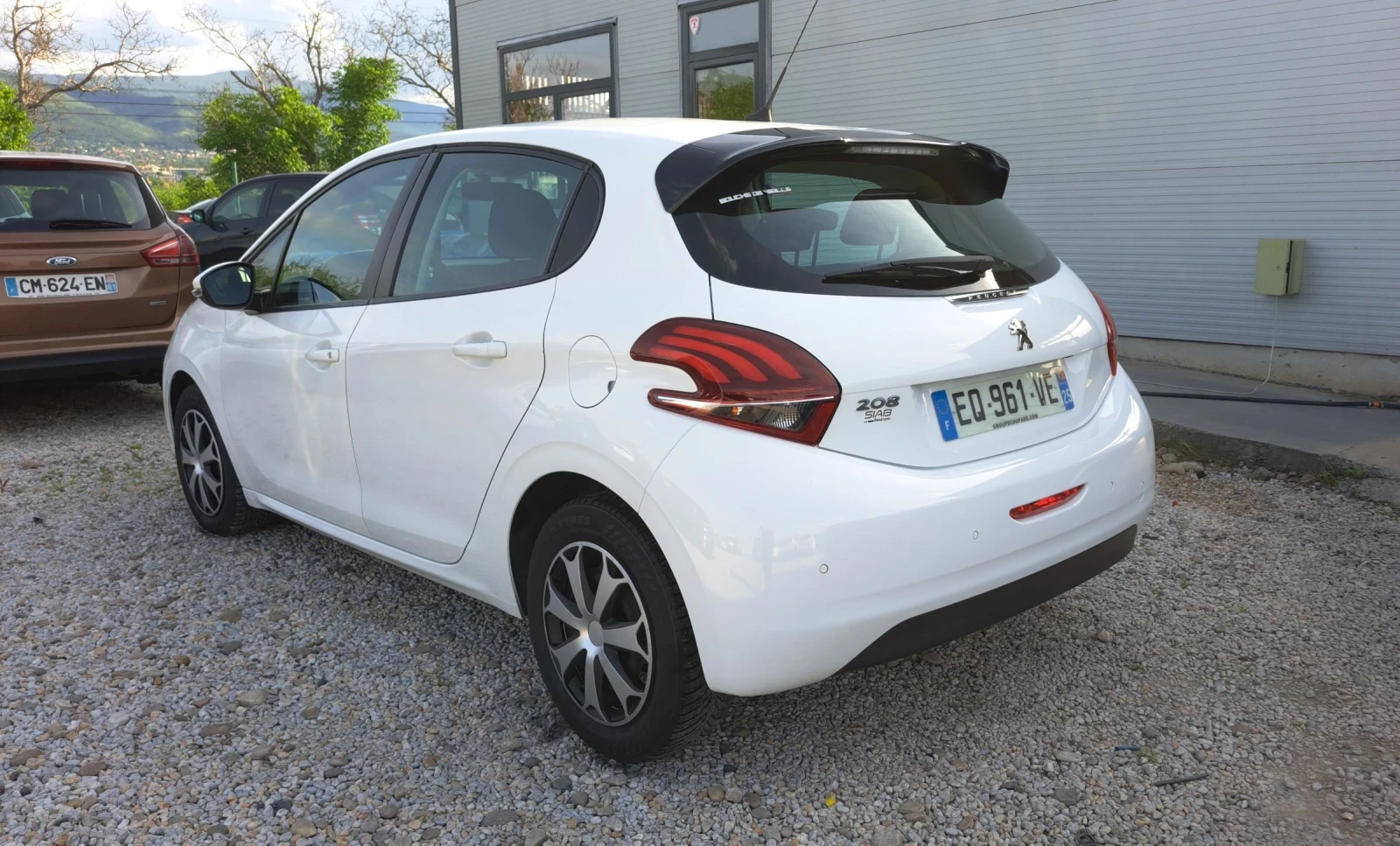 Peugeot 208 1.6 HDI, снимка 4 - Автомобили и джипове - 54709032