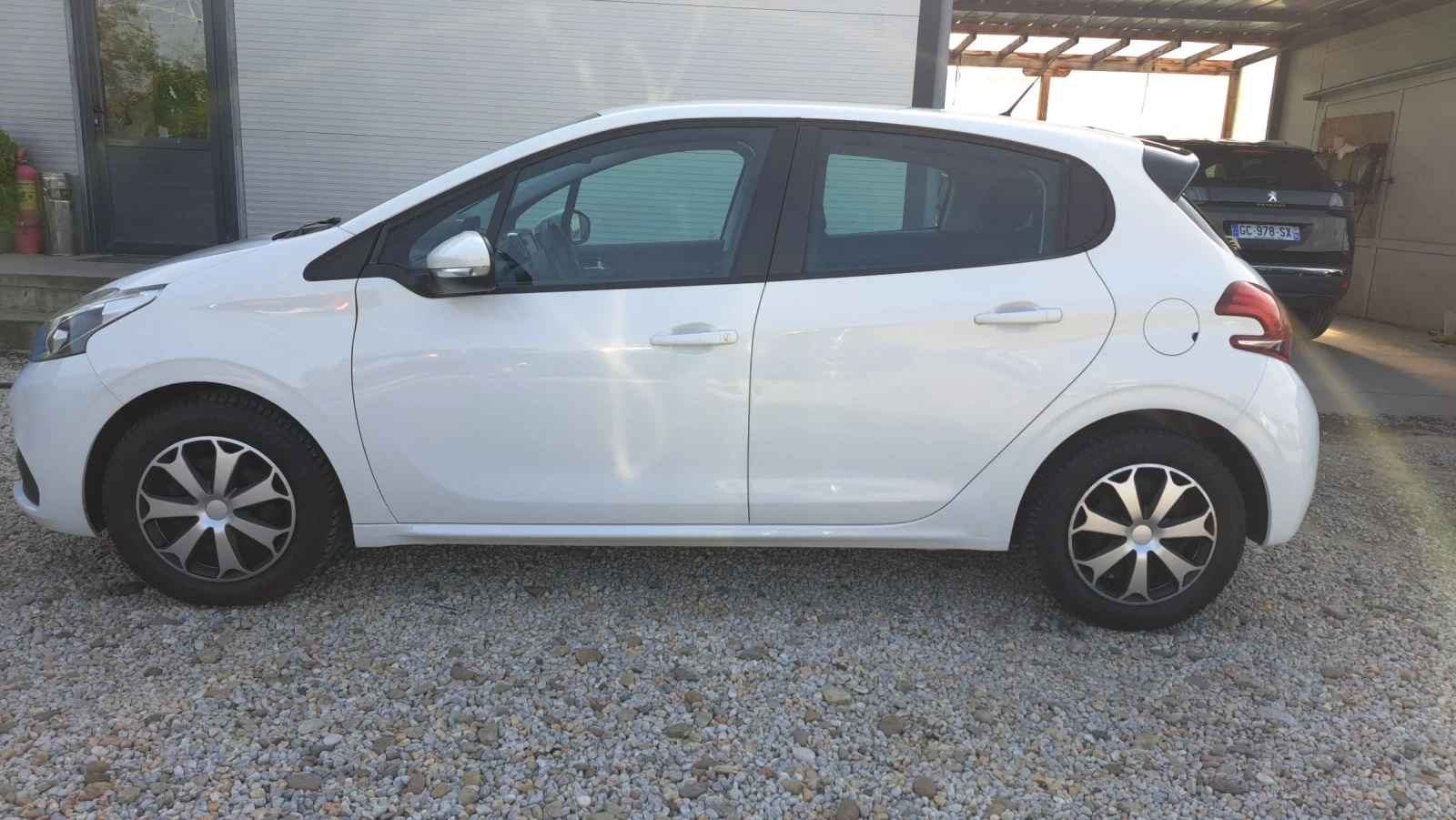 Peugeot 208 1.6 HDI, снимка 3 - Автомобили и джипове - 54709032
