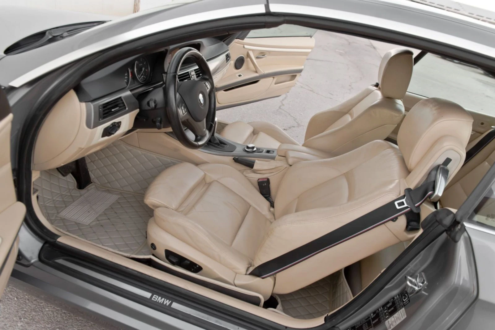 BMW 330 M-performance , снимка 11 - Автомобили и джипове - 54842776