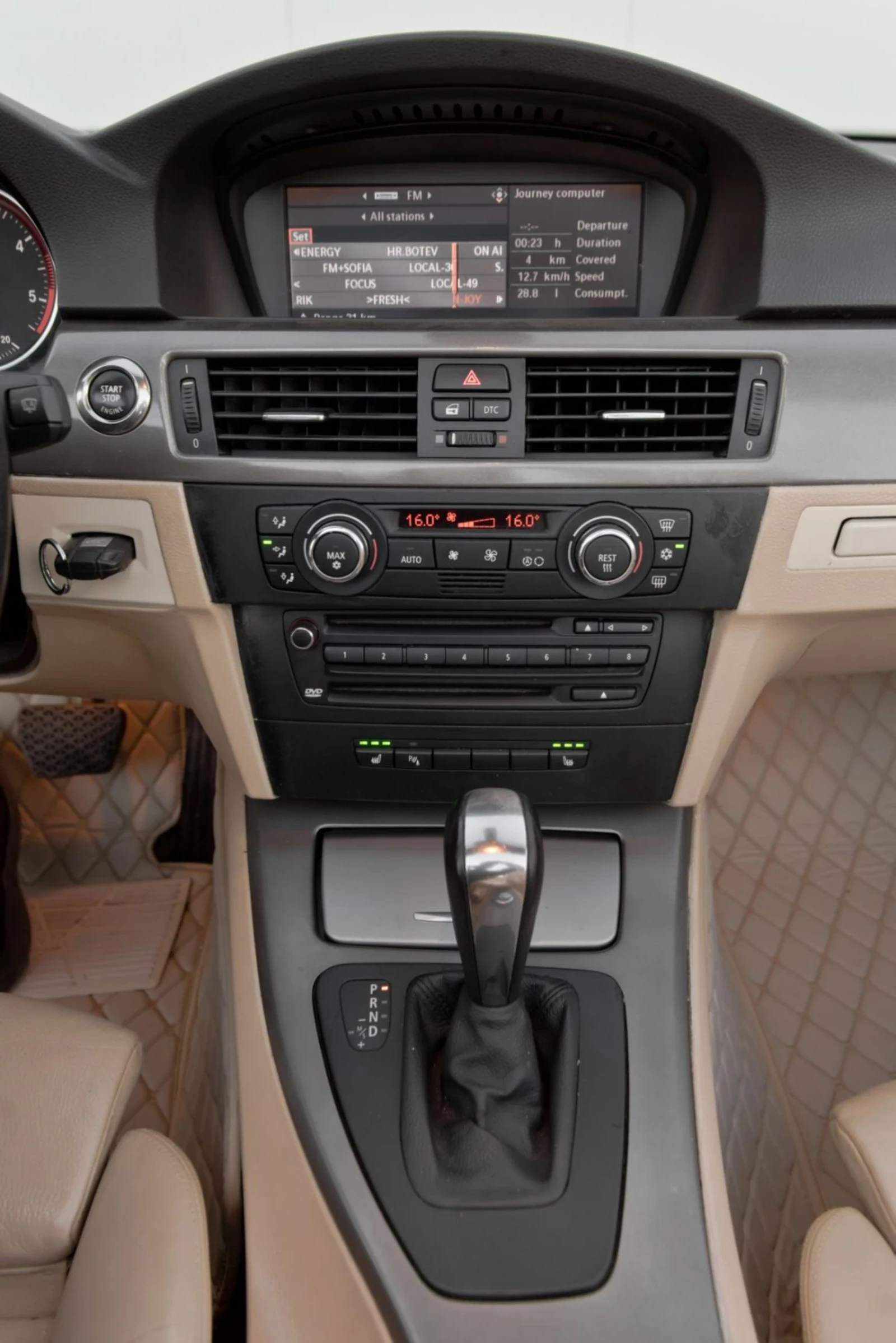 BMW 330 M-performance , снимка 13 - Автомобили и джипове - 54842776