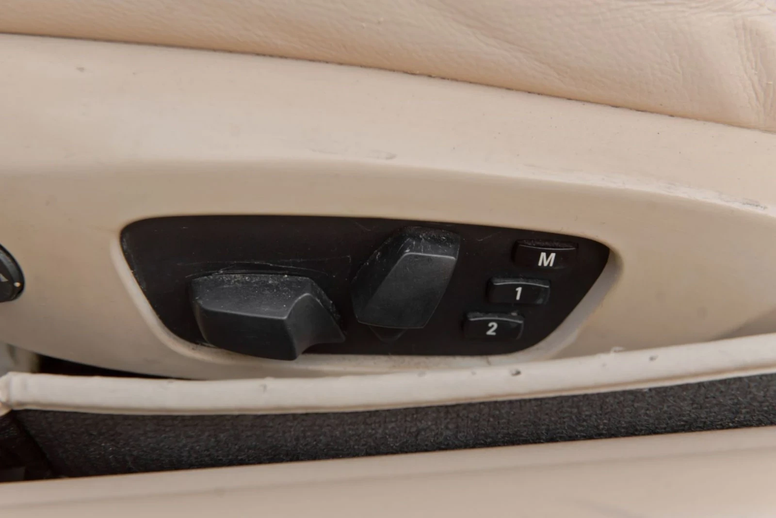 BMW 330 M-performance , снимка 12 - Автомобили и джипове - 54842776