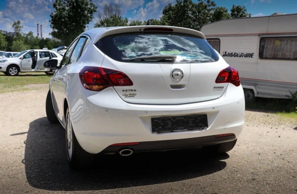 Opel Astra 1.6 ТУРБО 180к.с. 127000km, снимка 5 - Автомобили и джипове - 54932039