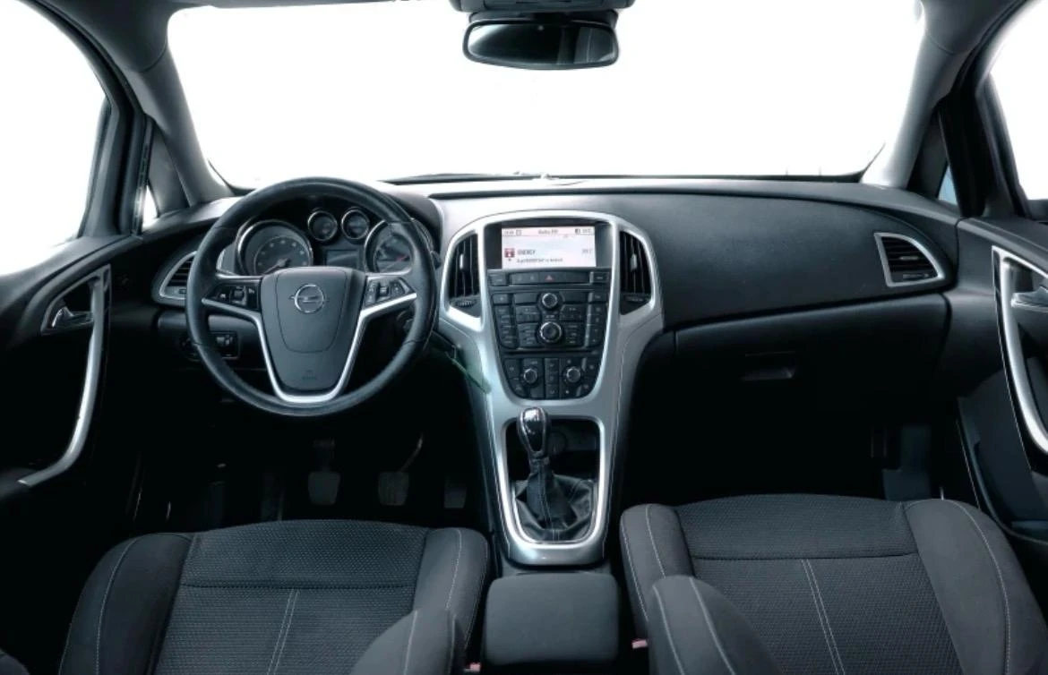Opel Astra 1.6 ТУРБО 180к.с. 127000km, снимка 10 - Автомобили и джипове - 54932039