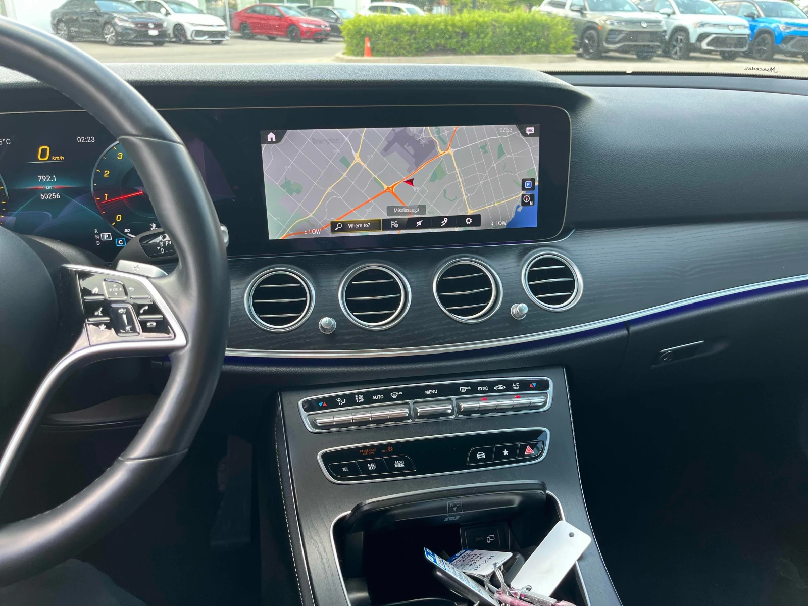 Mercedes-Benz E 350 4MATIC/ПАНОРАМА/Keyless/CARFAX, снимка 9 - Автомобили и джипове - 55120957