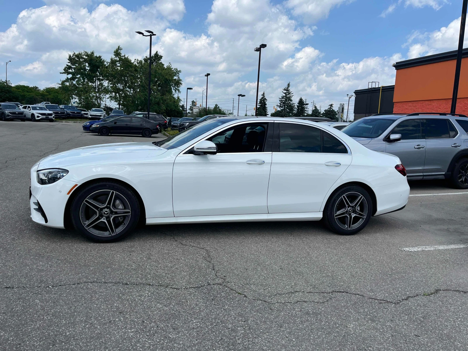 Mercedes-Benz E 350 4MATIC/ПАНОРАМА/Keyless/CARFAX, снимка 3 - Автомобили и джипове - 55120957