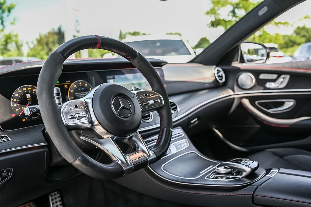 Mercedes-Benz E 53 AMG 4MATIC* 360* BURMESTER* PANO* DISTRONIC* ОБДУХ, снимка 4 - Автомобили и джипове - 55446057