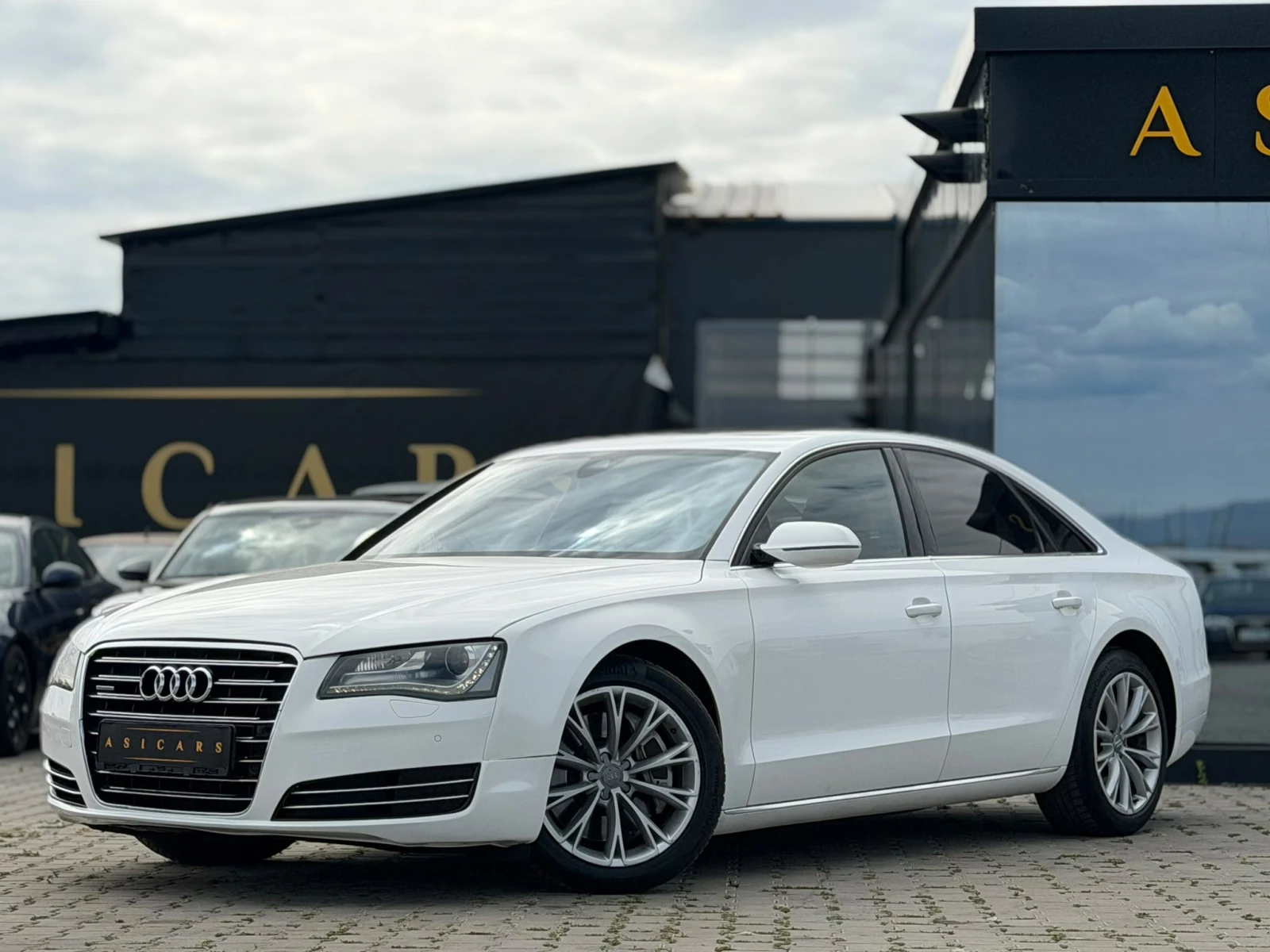 Audi A8 / 4.2TDI / 351 HP / V8 / LED / 