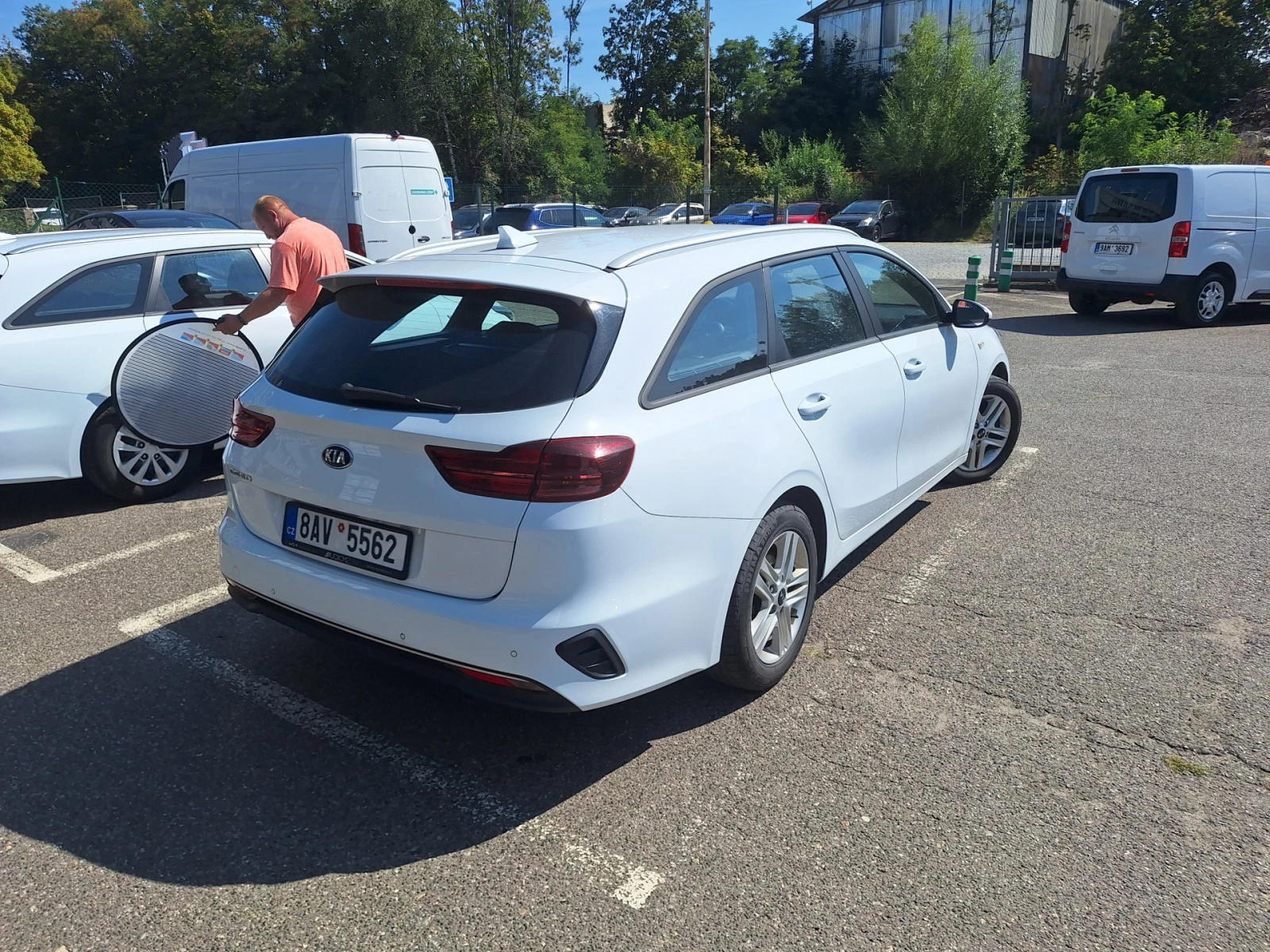 Kia Ceed 1.5 T-GDI/ Spin/ SW/ Очакван!, снимка 5 - Автомобили и джипове - 56112243