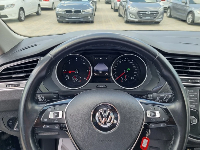 VW Tiguan 2.0TDi-4 MOTION* DSG * КАМЕРА, ПАНОРАМА, ДИСТРОНИК, снимка 12 - Автомобили и джипове - 41309800