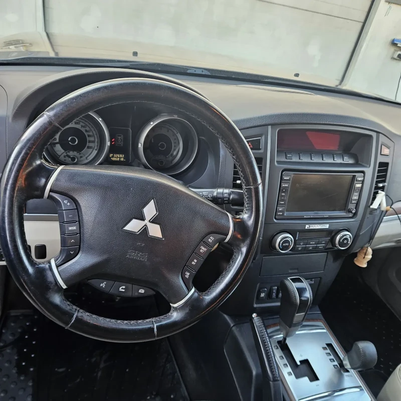 Mitsubishi Pajero 3.2d, снимка 4 - Автомобили и джипове - 48627321