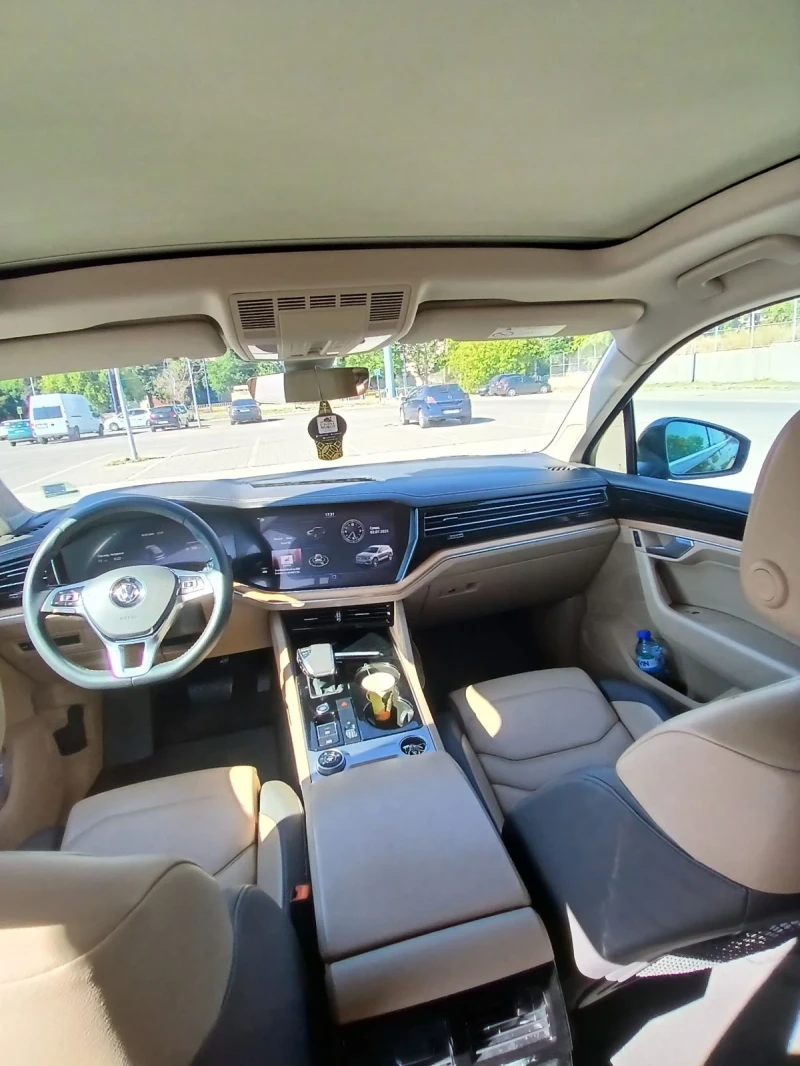 VW Touareg, снимка 3 - Автомобили и джипове - 52336851