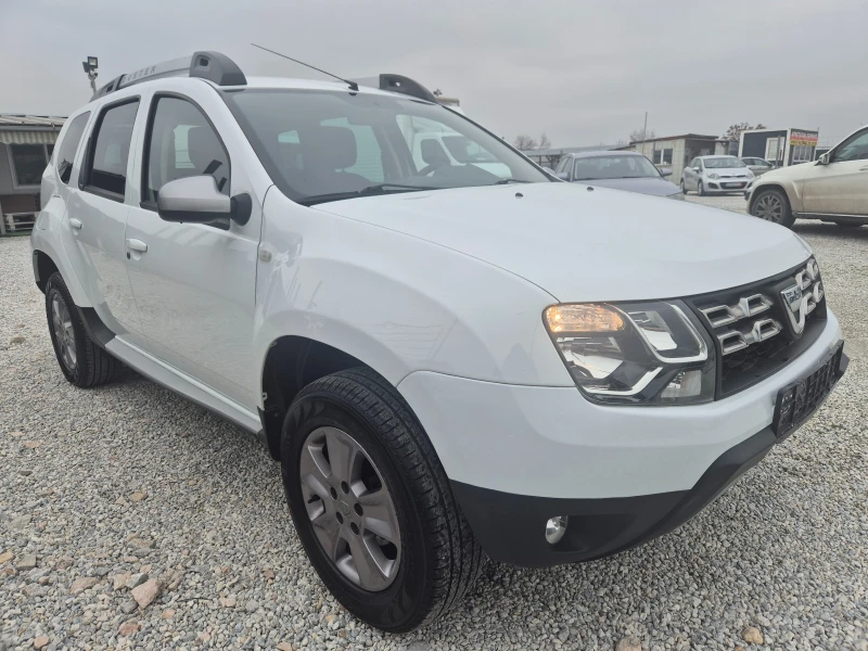 Dacia Duster 1.6 Гaз  Бензин, снимка 3 - Автомобили и джипове - 53440743