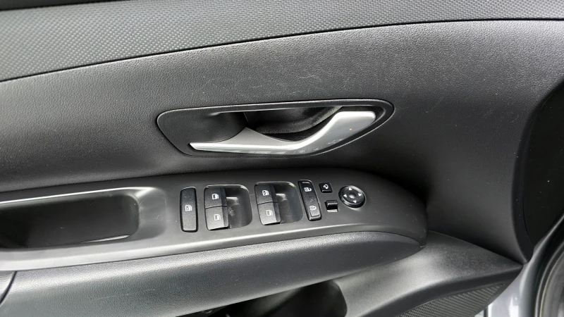 Hyundai Tucson 2.0CRDI/4x4/Пълна сервизна !!!, снимка 10 - Автомобили и джипове - 53442316