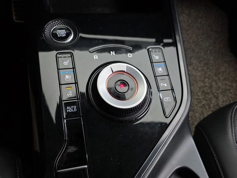 Kia Niro 1.6 Automatic, снимка 9 - Автомобили и джипове - 55880515
