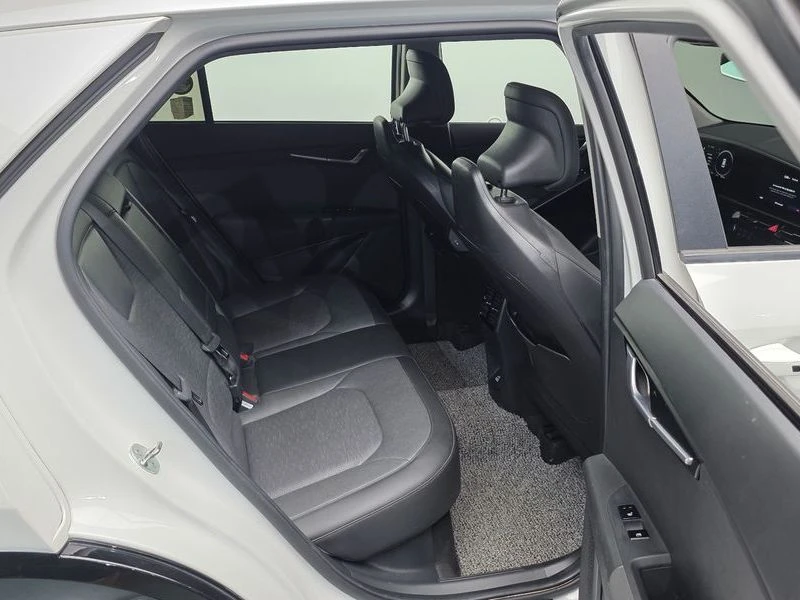 Kia Niro 1.6 Automatic, снимка 12 - Автомобили и джипове - 55880515