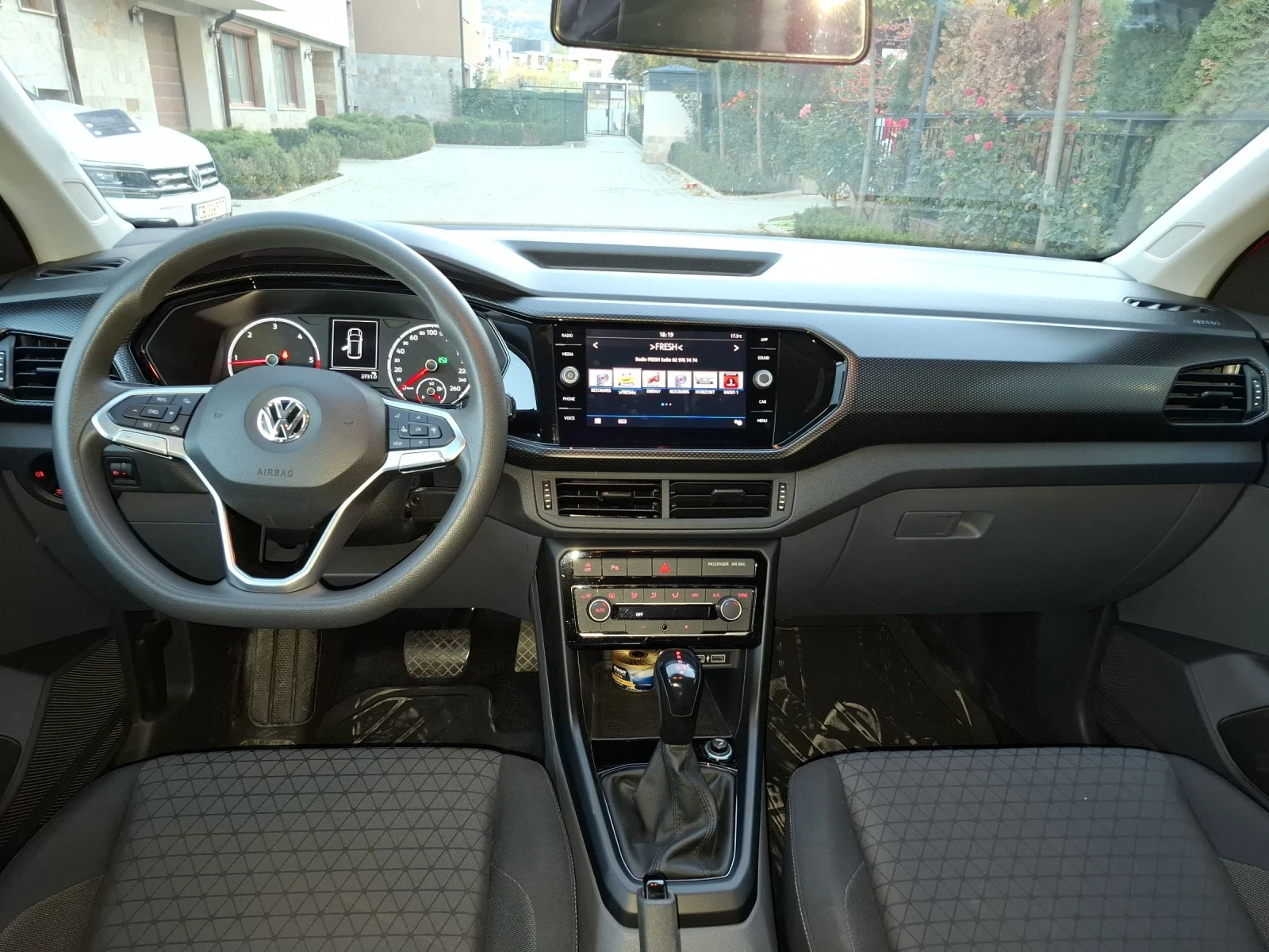 VW T-Cross АВТОМАТ, РЕАЛНИ 34К КМ. ОТ VW БЪЛГАРИЯ  - изображение 8