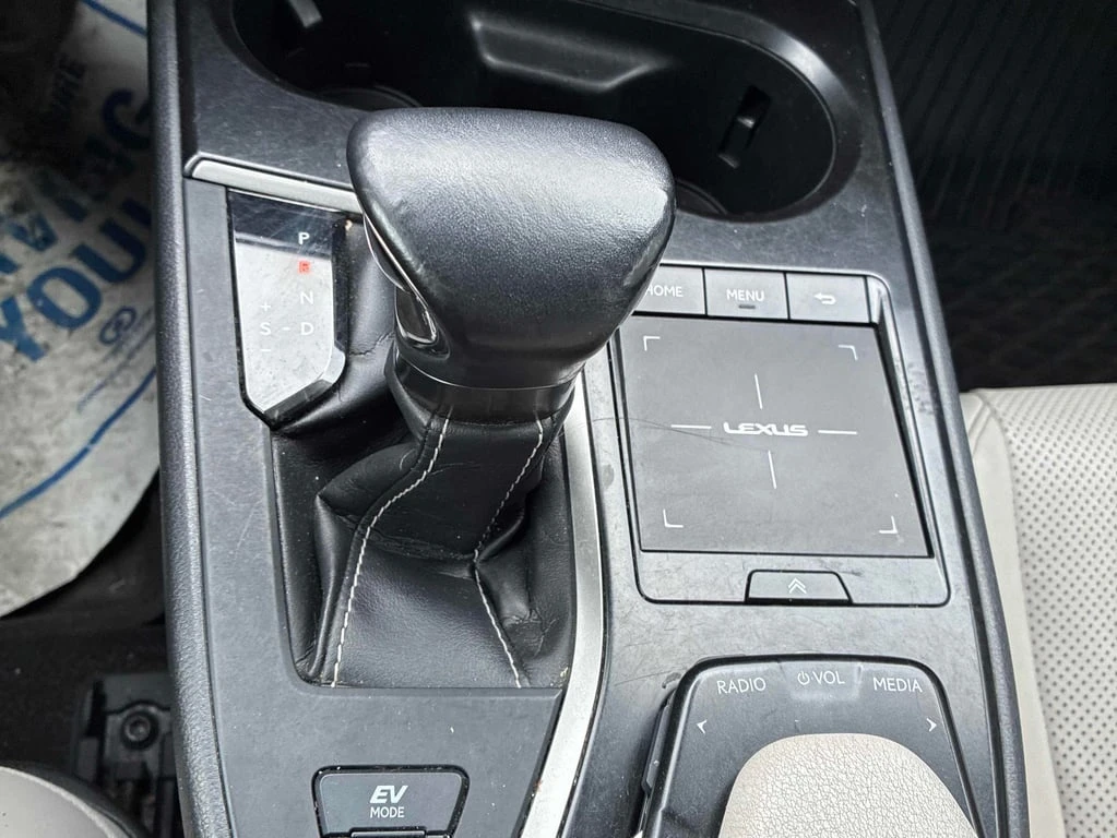 Lexus UX * 250h * CARFAX *    | Mobile.bg   16