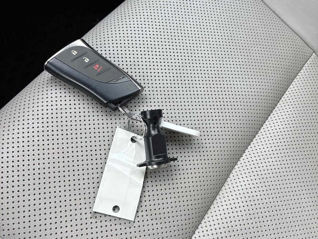 Lexus UX * 250h * CARFAX *    | Mobile.bg   14