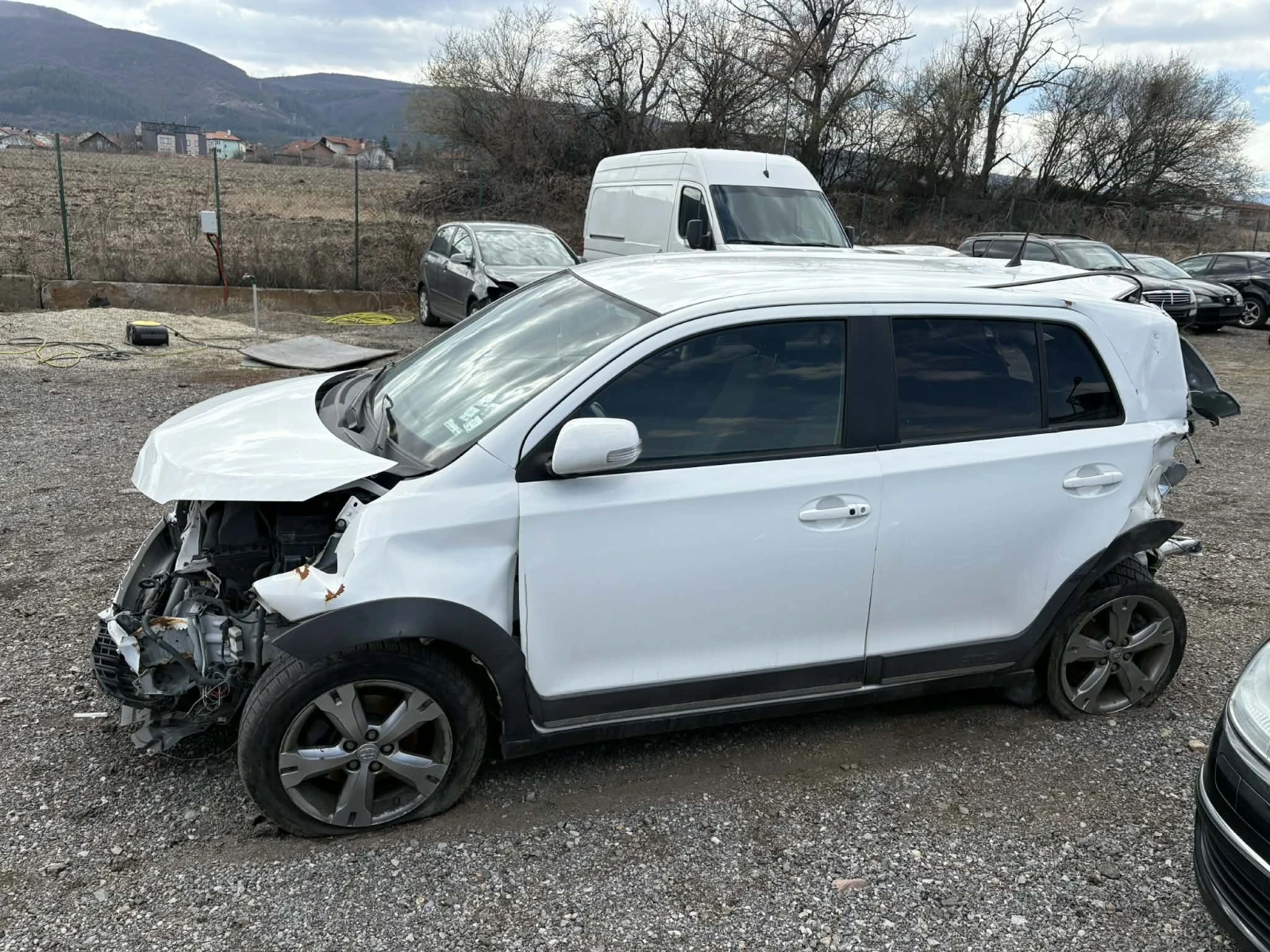 Toyota Urban Cruiser 1.4 d4d 4x4, снимка 2 - Автомобили и джипове - 53989567