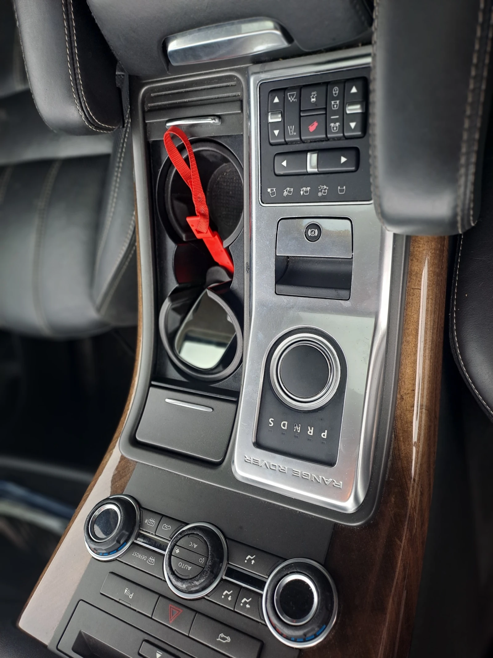 Land Rover Range Rover Sport 3.0D HSE SDV6 250к.с., снимка 11 - Автомобили и джипове - 54200518