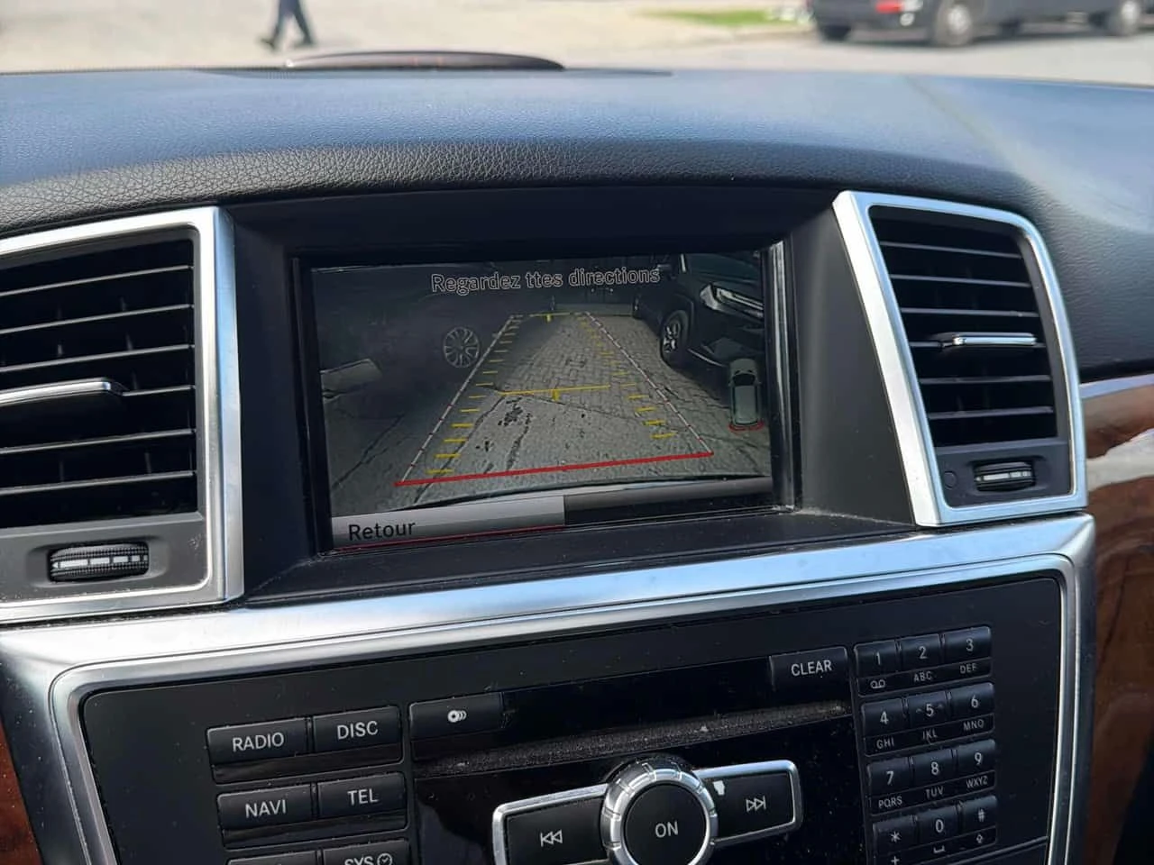 Mercedes-Benz ML 350 * BlueTEC * ПОДГРЕВИ * КАМЕРА * H/K * СЛЕДЕНЕ НА Л, снимка 12 - Автомобили и джипове - 54711777