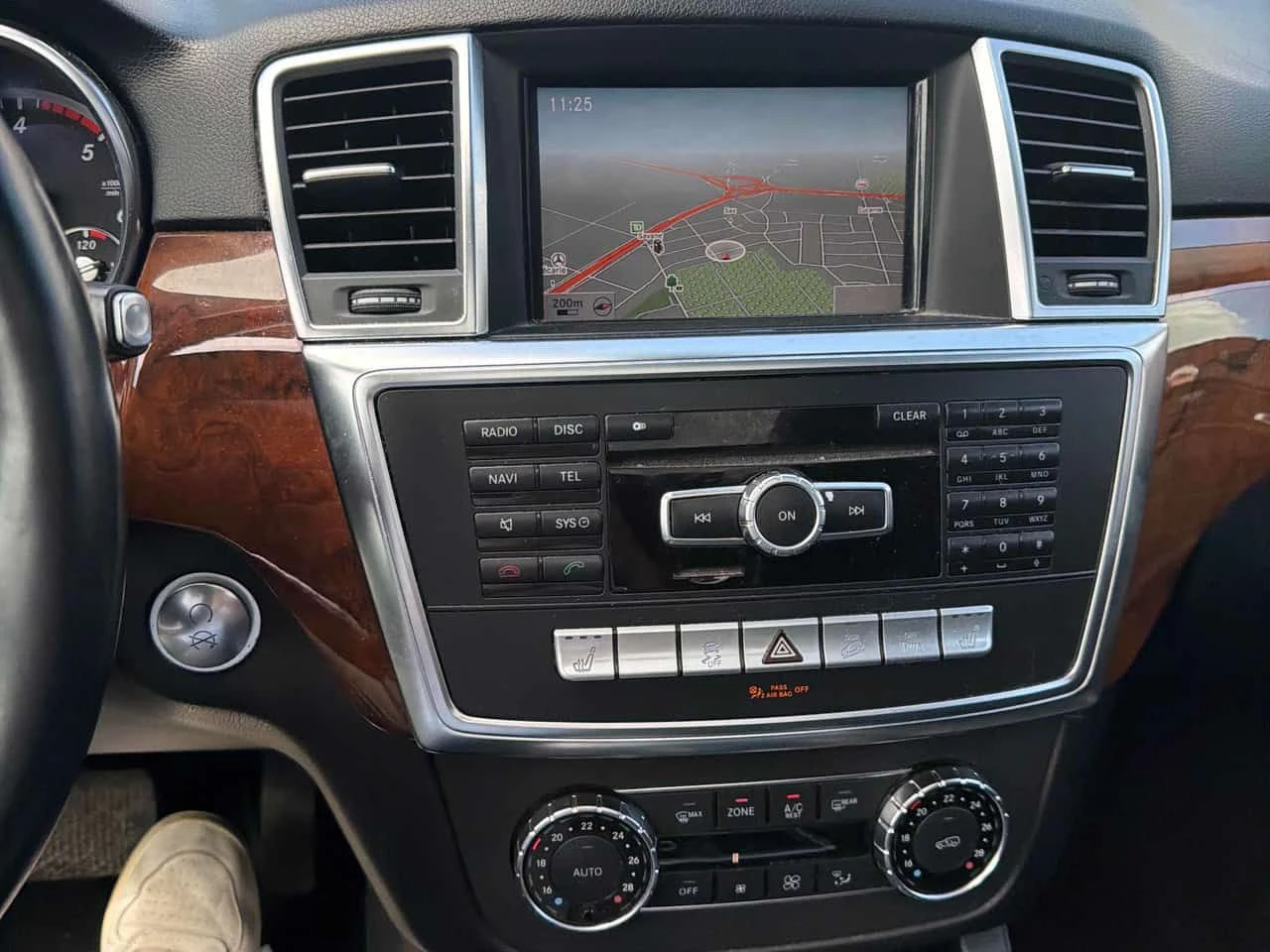 Mercedes-Benz ML 350 * BlueTEC * ПОДГРЕВИ * КАМЕРА * H/K * СЛЕДЕНЕ НА Л, снимка 9 - Автомобили и джипове - 54711777